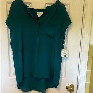 NWT Liz Claiborne Women's Top